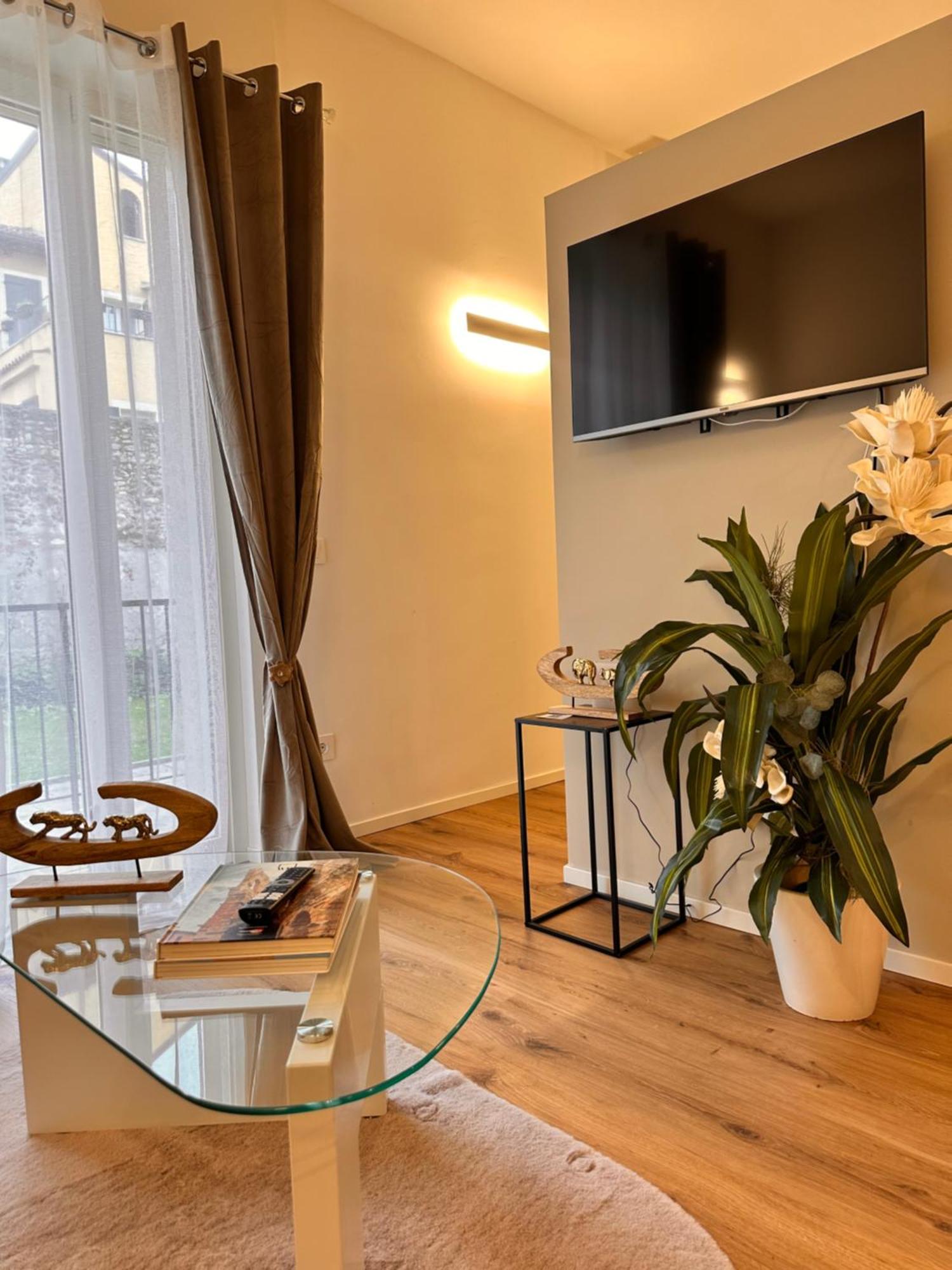 Giada Lux Verona Esterno foto